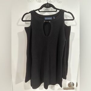 525 America cold shoulder pin detail sweater